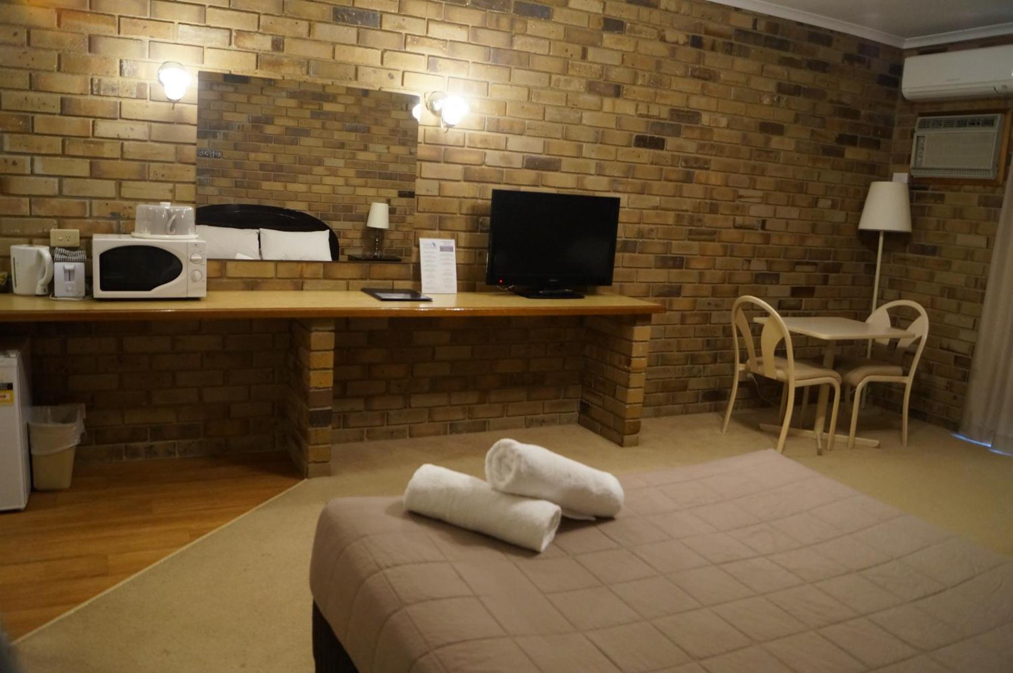 Magdala Motor Lodge & Lakeside Restaurant Стауэлл Номер фото