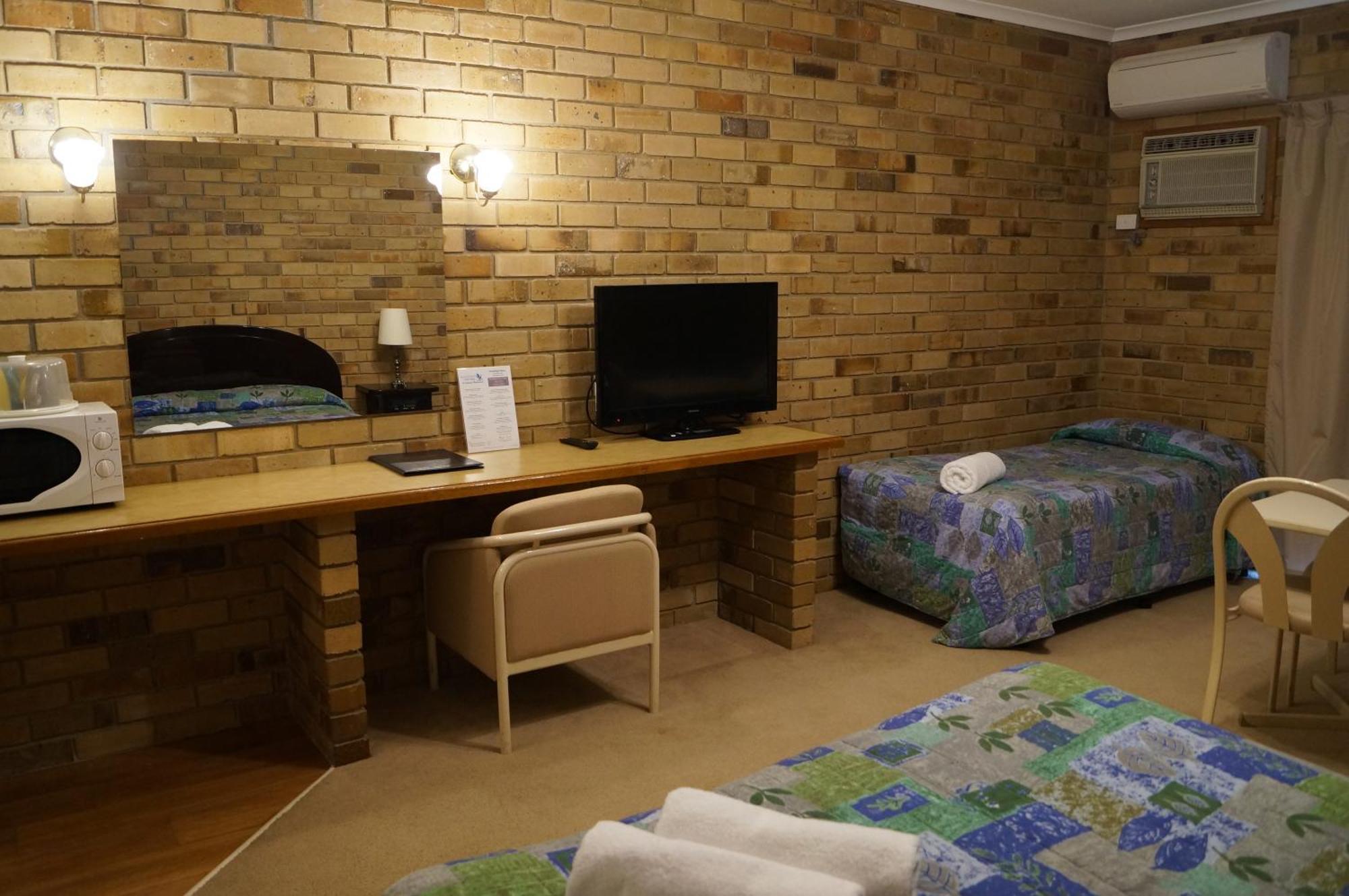 Magdala Motor Lodge & Lakeside Restaurant Стауэлл Номер фото